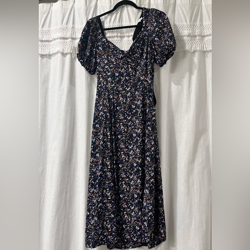 ASTR the Label - Floral Midi Dress w/ Puff Sleeve